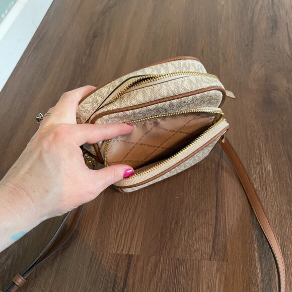 Michael Kors - Jet Set Travel Medium Logo Crossbody Bag - Picture 3 of 6